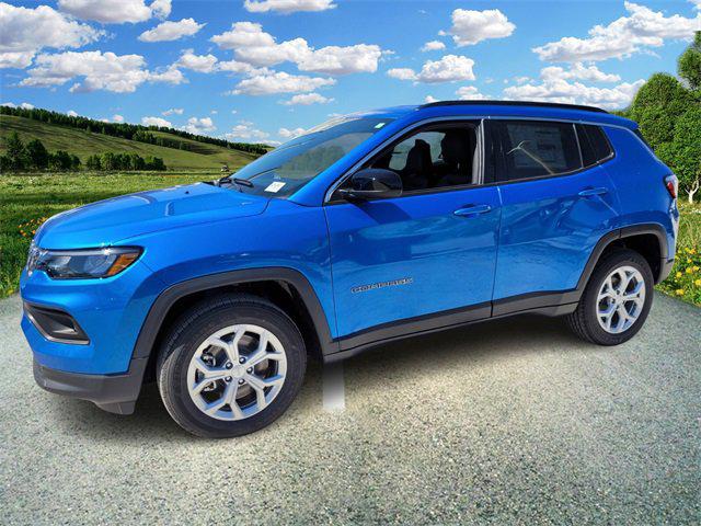 2024 Jeep Compass COMPASS LATITUDE 4X4