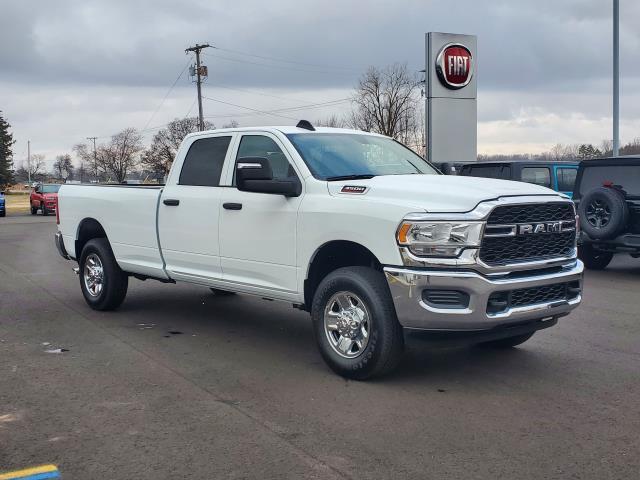 2024 RAM Ram 3500 RAM 3500 TRADESMAN CREW CAB 4X4 8 BOX