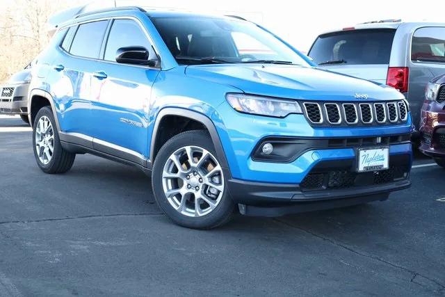 2024 Jeep Compass COMPASS LATITUDE LUX 4X4
