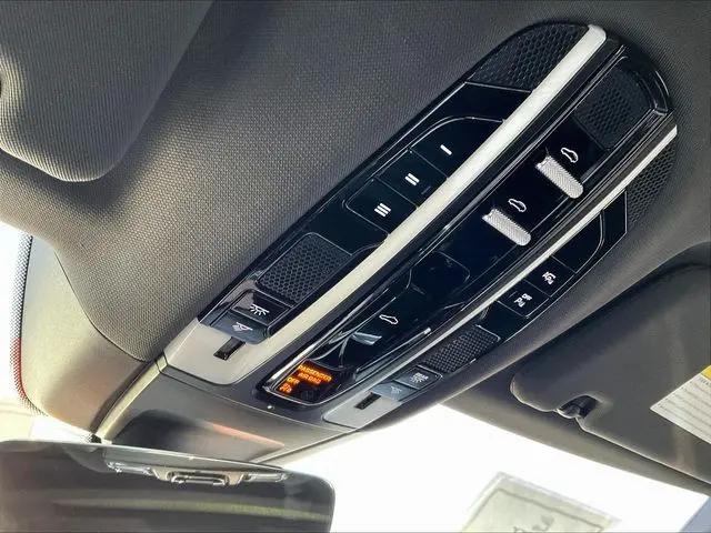 2021 Porsche Panamera Standard