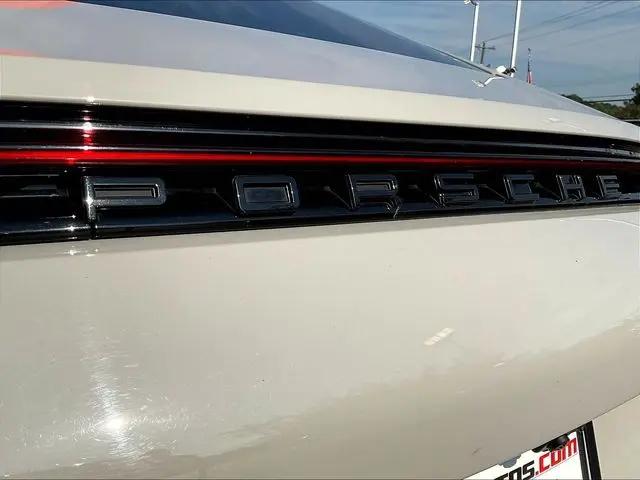 2021 Porsche Panamera Standard