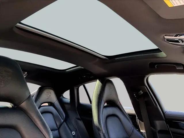2021 Porsche Panamera Standard