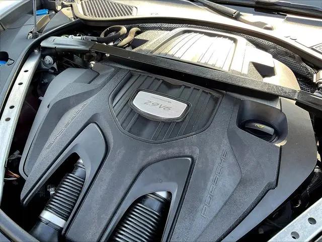 2021 Porsche Panamera Standard