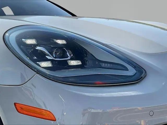 2021 Porsche Panamera Standard