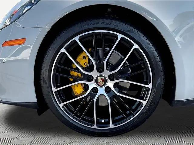 2021 Porsche Panamera Standard