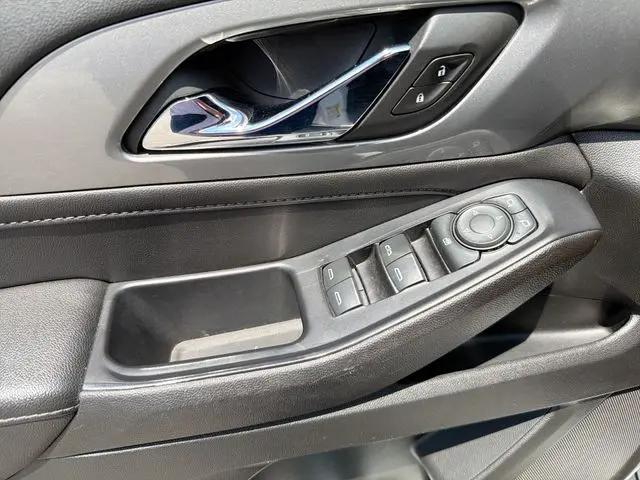 2022 Chevrolet Traverse FWD LT Cloth