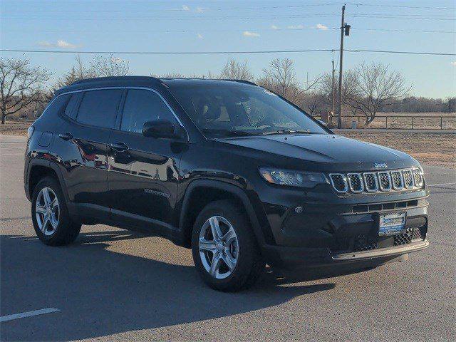 2024 Jeep Compass COMPASS LATITUDE 4X4