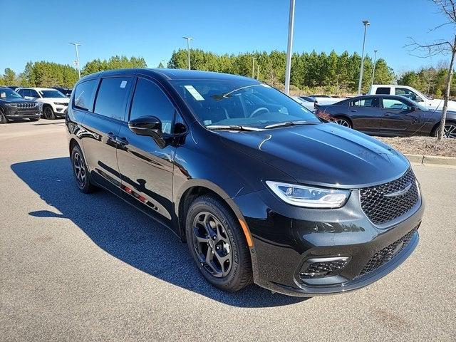 2024 Chrysler Pacifica Hybrid PACIFICA PLUG-IN HYBRID S APPEARANCE