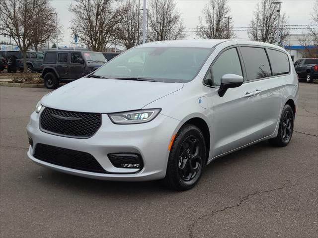 2023 Chrysler Pacifica Hybrid PACIFICA PLUG-IN HYBRID TOURING L