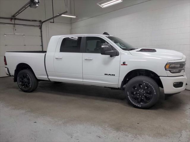 2024 RAM Ram 3500 RAM 3500 LARAMIE MEGA CAB 4X4 64 BOX