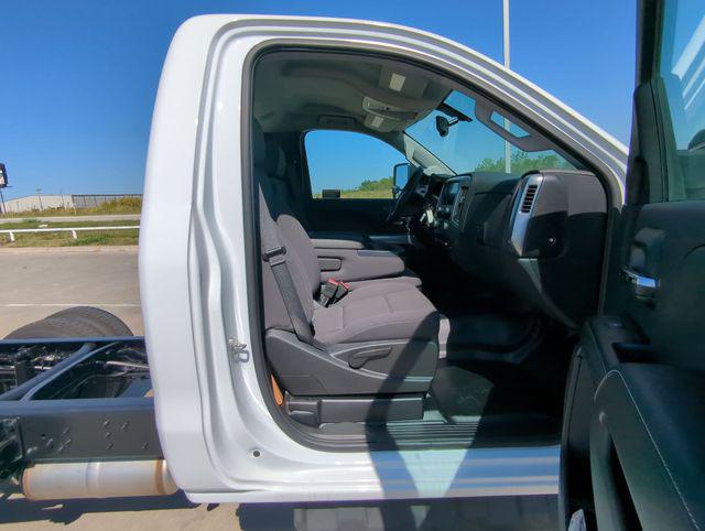 2023 Chevrolet Silverado MD LT
