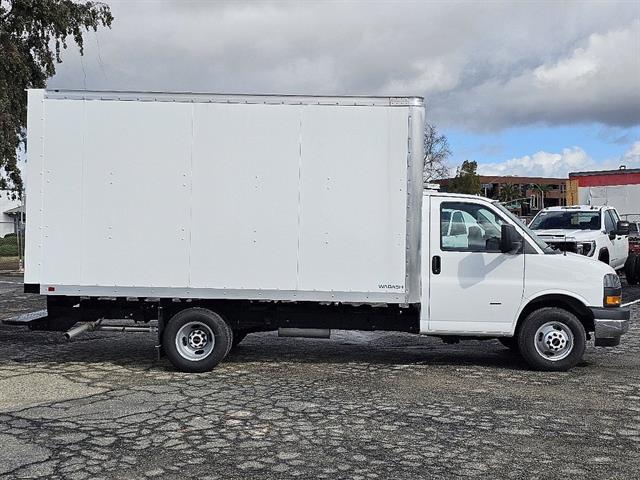 2023 GMC Savana Cutaway Work Van 14