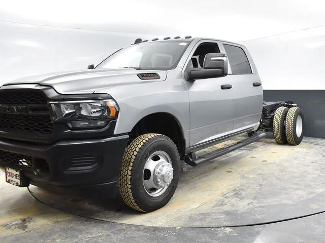 2024 RAM Ram 3500 Chassis Cab RAM 3500 TRADESMAN CREW CAB CHASSIS 4X4 60 CA