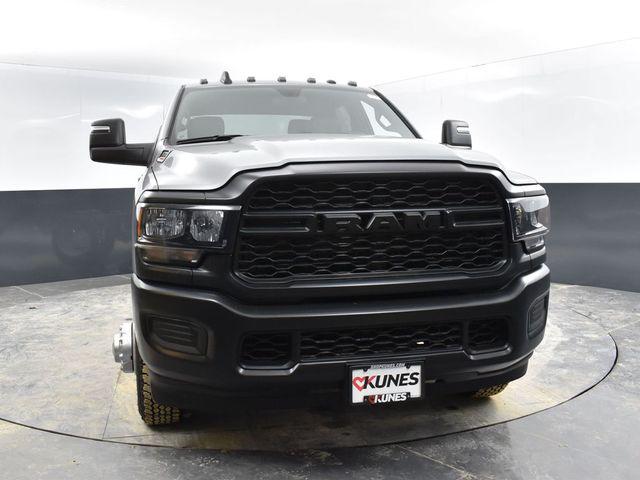 2024 RAM Ram 3500 Chassis Cab RAM 3500 TRADESMAN CREW CAB CHASSIS 4X4 60 CA