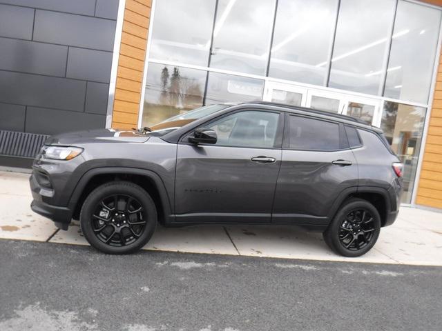 2024 Jeep Compass COMPASS LATITUDE 4X4