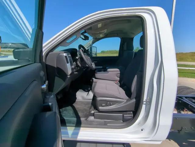 2023 Chevrolet Silverado MD LT