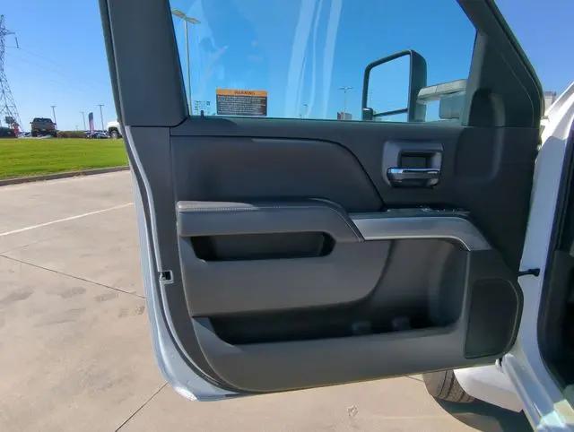 2023 Chevrolet Silverado MD LT