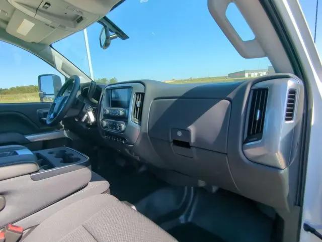 2023 Chevrolet Silverado MD LT