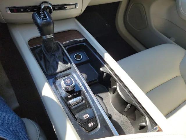 2021 Volvo XC60 T5 Momentum