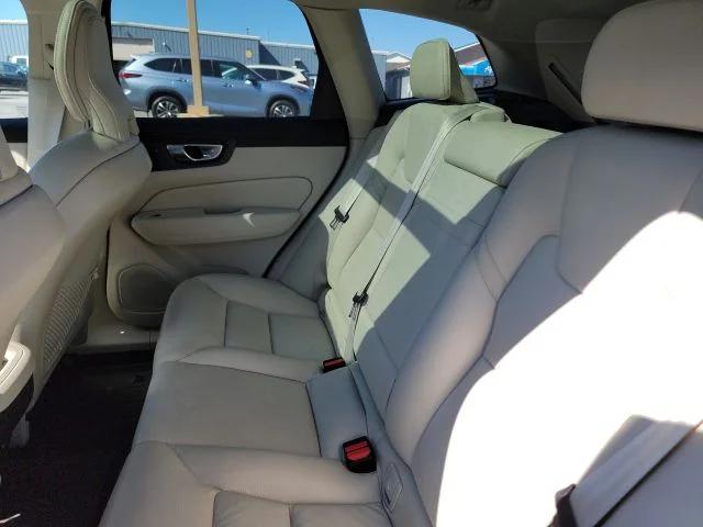 2021 Volvo XC60 T5 Momentum