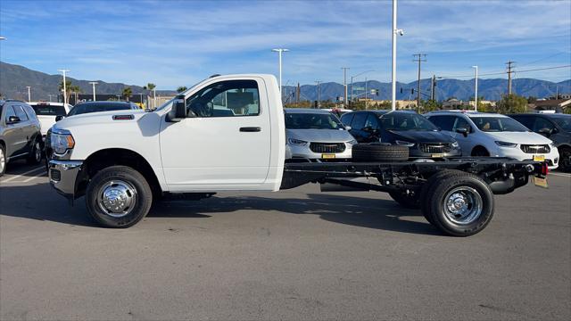 2024 RAM Ram 3500 Chassis Cab RAM 3500 TRADESMAN CHASSIS REGULAR CAB 4X4 84 CA