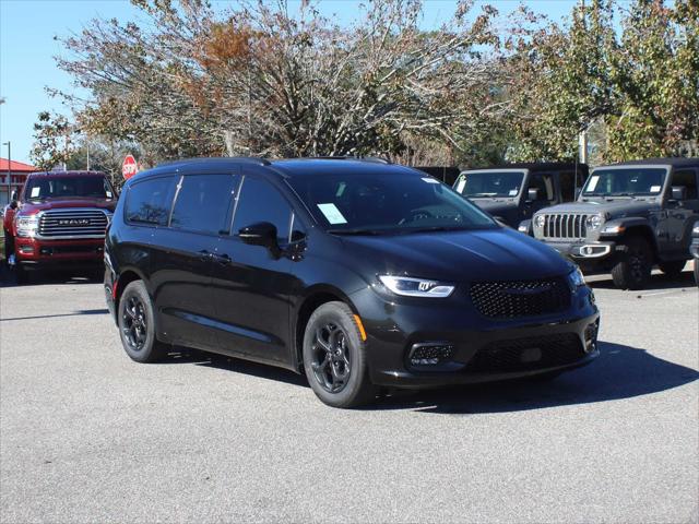 2024 Chrysler Pacifica Hybrid PACIFICA PLUG-IN HYBRID PREMIUM S APPEARANCE