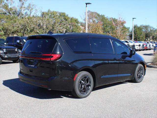 2024 Chrysler Pacifica Hybrid PACIFICA PLUG-IN HYBRID PREMIUM S APPEARANCE