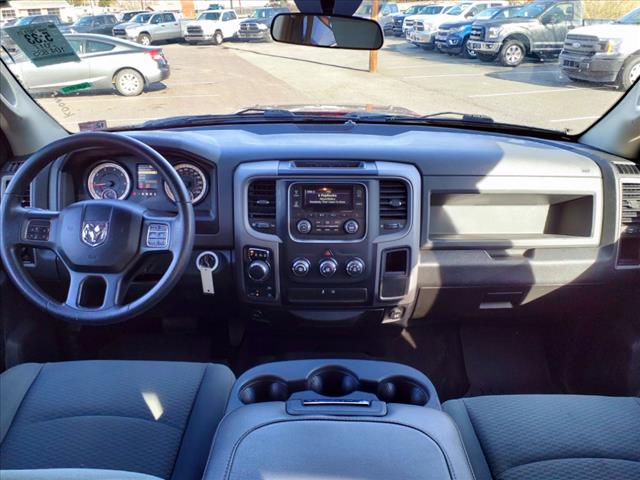 2017 Ram 1500 Express Crew Cab 4x4 57 Box