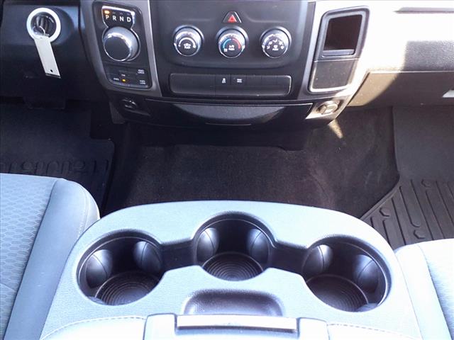 2017 Ram 1500 Express Crew Cab 4x4 57 Box