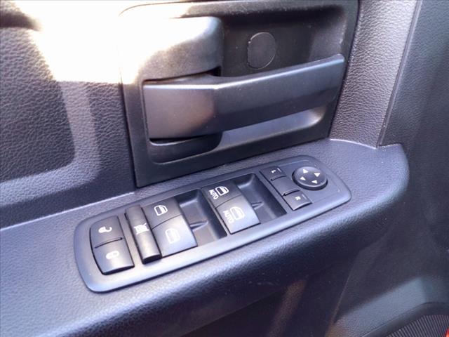 2017 Ram 1500 Express Crew Cab 4x4 57 Box