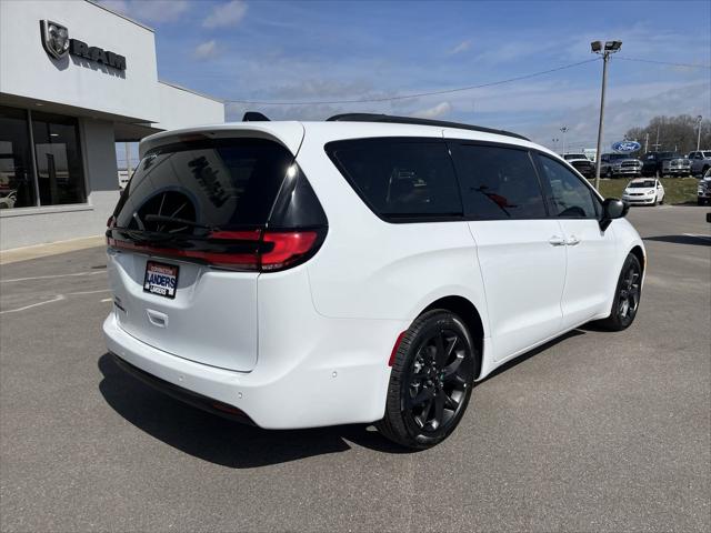 2024 Chrysler Pacifica PACIFICA TOURING L