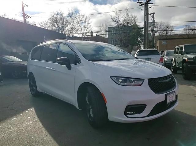 2024 Chrysler Pacifica PACIFICA TOURING L