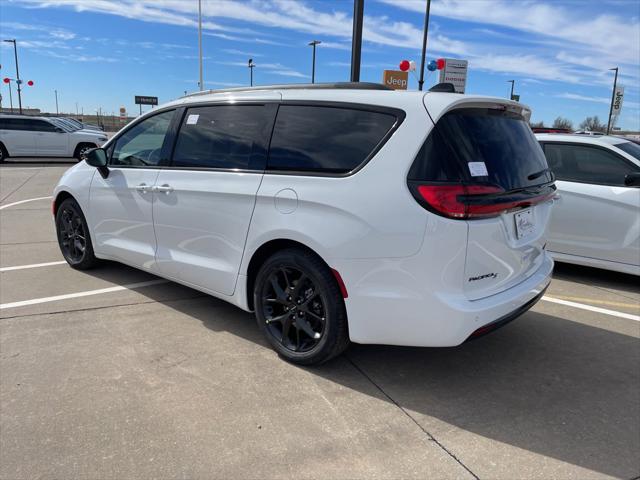 2024 Chrysler Pacifica PACIFICA LIMITED