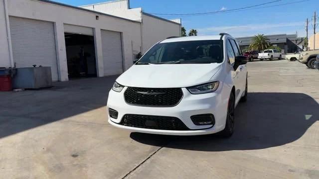 2024 Chrysler Pacifica PACIFICA TOURING L