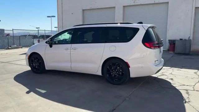 2024 Chrysler Pacifica PACIFICA TOURING L