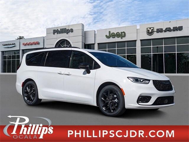 2024 Chrysler Pacifica PACIFICA TOURING L