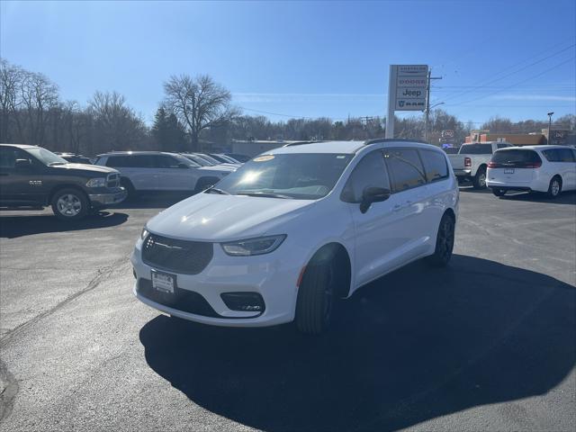 2024 Chrysler Pacifica PACIFICA TOURING L