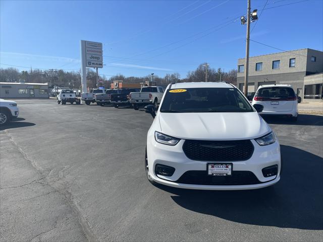 2024 Chrysler Pacifica PACIFICA TOURING L