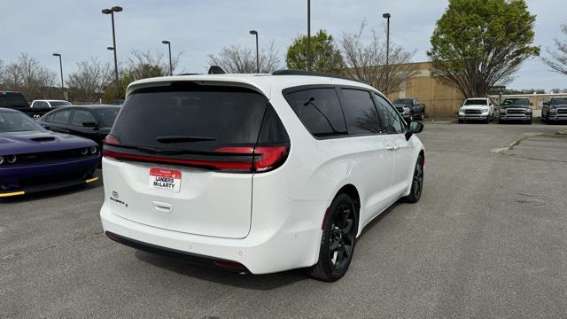 2024 Chrysler Pacifica PACIFICA TOURING L