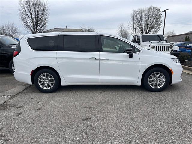 2024 Chrysler Pacifica PACIFICA TOURING L