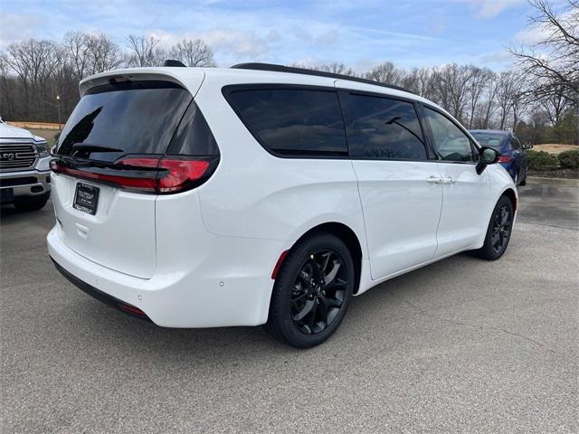 2024 Chrysler Pacifica PACIFICA TOURING L