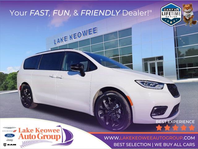 2024 Chrysler Pacifica PACIFICA TOURING L