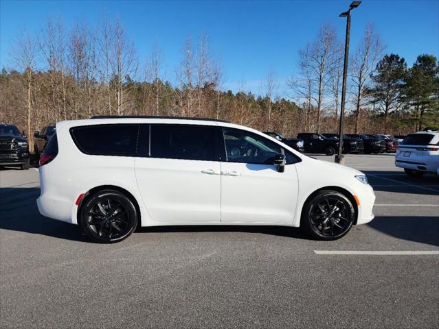 2024 Chrysler Pacifica PACIFICA TOURING L