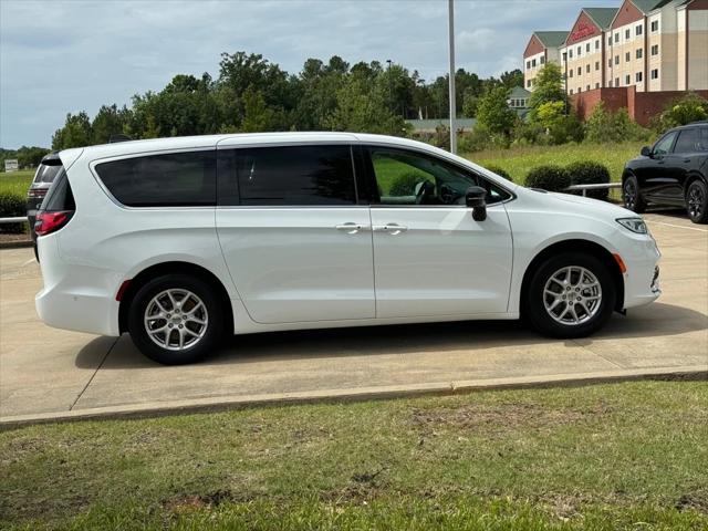 2024 Chrysler Pacifica PACIFICA TOURING L