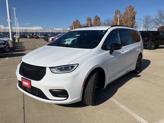 2024 Chrysler Pacifica PACIFICA TOURING L