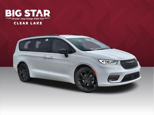 2024 Chrysler Pacifica PACIFICA TOURING L