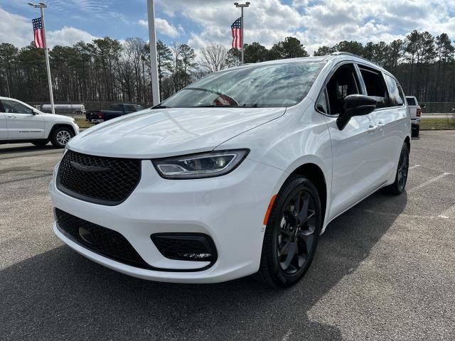 2024 Chrysler Pacifica PACIFICA TOURING L