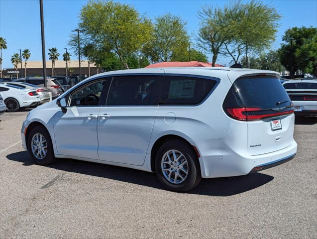 2024 Chrysler Pacifica PACIFICA TOURING L