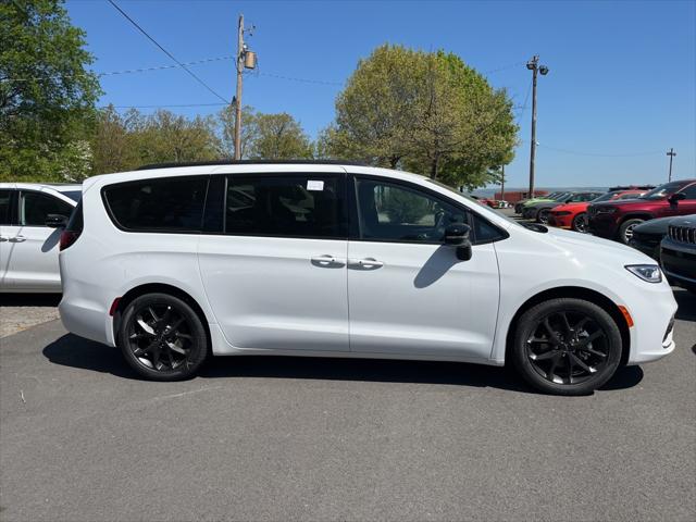 2024 Chrysler Pacifica PACIFICA LIMITED