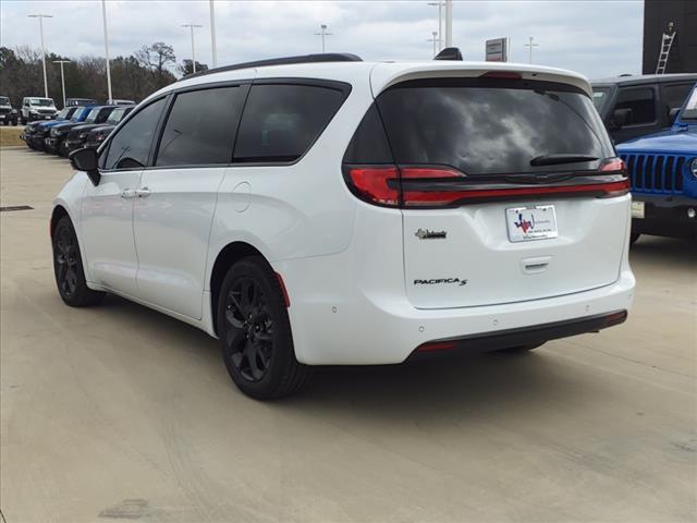 2024 Chrysler Pacifica PACIFICA TOURING L